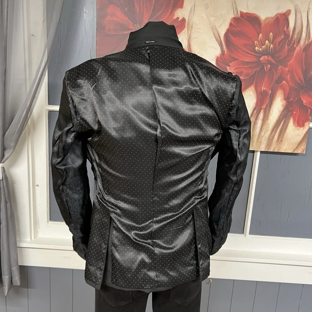 Joseph Abboud pictures check flaws